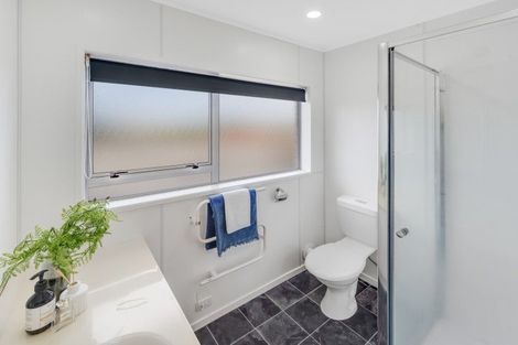 Photo of property in 66 Golfland Drive, Golflands, Auckland, 2013