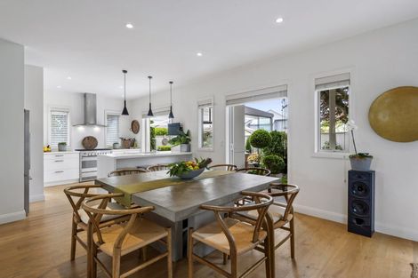 Photo of property in 2/43 Byron Avenue, Takapuna, Auckland, 0622