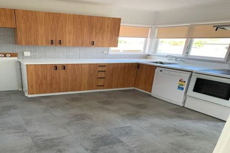 Photo of property in 1/111 Shakespeare Road, Milford, Auckland, 0620