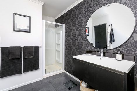 Photo of property in 24 Sackville Street, Fitzroy, New Plymouth, 4312