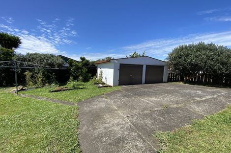 Photo of property in 60 Casuarina Road, Half Moon Bay, Auckland, 2012