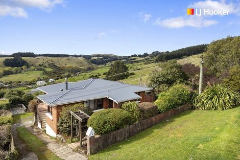 Photo of property in 9 Featherston Street, Macandrew Bay, Dunedin, 9014