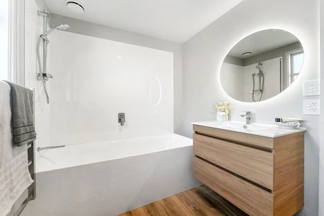 Photo of property in 48 Rowcliffe Crescent, Avonside, Christchurch, 8061