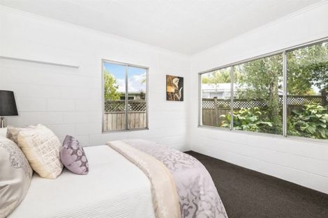 Photo of property in 9 Phillip Parade, Forrest Hill, Auckland, 0620