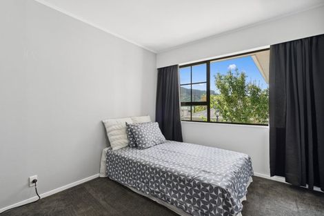 Photo of property in 25 Ngatitoa Street, Tawa, Wellington, 5028