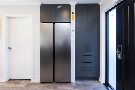 Photo of property in 18 Dahl Drive, Wallaceville, Upper Hutt, 5018