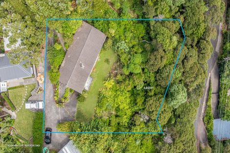 Photo of property in 98 Otitori Bay Road, Titirangi, Auckland, 0604