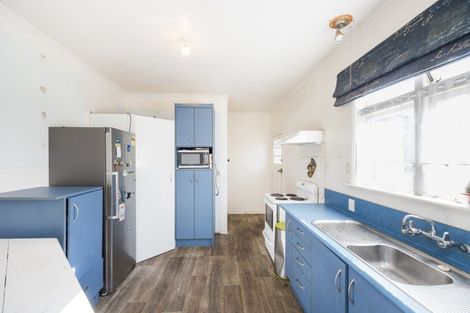Photo of property in 1 Lena Place, Foxton, 4814