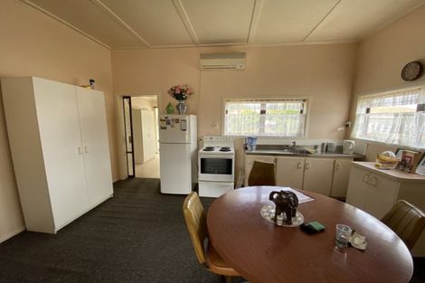 Photo of property in 8 Bath Street, Eltham, 4322