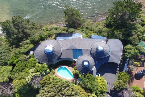 Photo of property in 82 Seaview Road, Paremata, Porirua, 5024