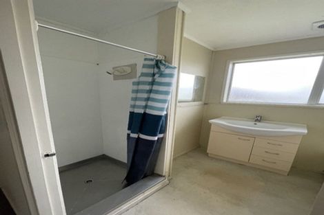 Photo of property in 28 Hinton Place, Weymouth, Auckland, 2103