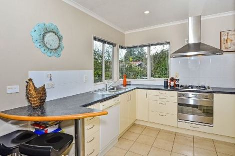 Photo of property in 1/378 East Coast Road, Sunnynook, Auckland, 0630