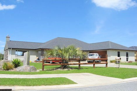 Photo of property in 19 Maple Lane, Huapai, Kumeu, 0810