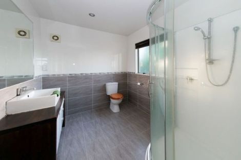 Photo of property in 30 Cherrywood Crescent, Northpark, Auckland, 2013