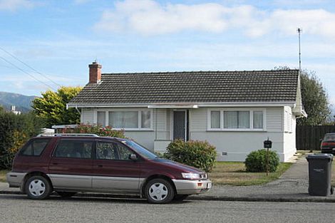 Photo of property in 14 Moorhouse Street, Waimate, 7924