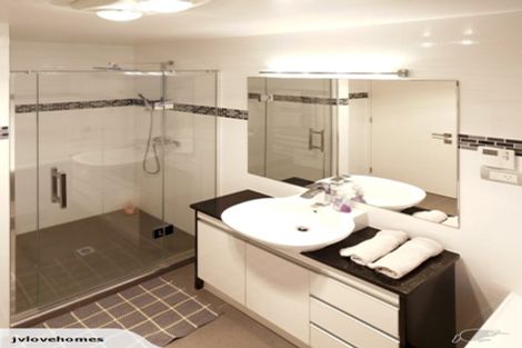 Photo of property in 10 Bayside Drive, Browns Bay, Auckland, 0630