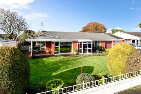 Photo of property in 118 Sandwich Road, St Andrews, Hamilton, 3200