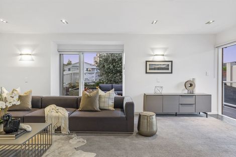 Photo of property in 2/16 Bracken Avenue, Takapuna, Auckland, 0622