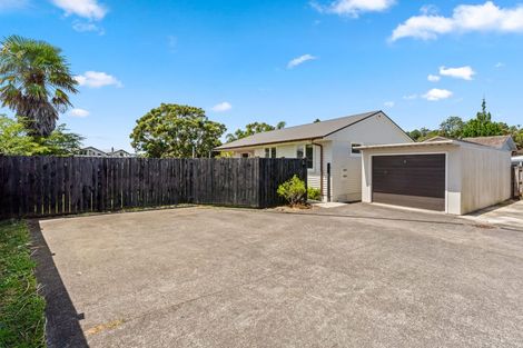 Photo of property in 1/5 Compton Street, Hillcrest, Auckland, 0627