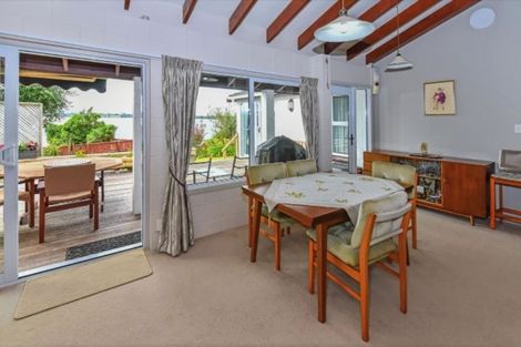 Photo of property in 27 Beihlers Road, Weymouth, Auckland, 2103