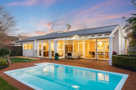 Photo of property in 5 Saint Columbans Grove, Boulcott, Lower Hutt, 5010