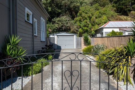 Photo of property in 11a Main Street, Hospital Hill, Napier, 4110
