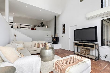 Photo of property in 31 Waipuia Place, Greenhithe, Auckland, 0632