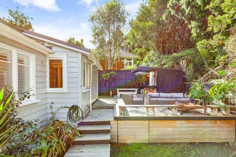 Photo of property in 88 Woodlands Park Road, Titirangi, Auckland, 0604