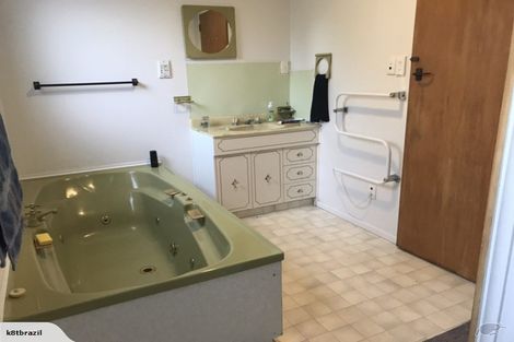 Photo of property in 136 Wakefield Avenue, Sumner, Christchurch, 8081