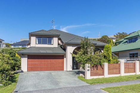 Photo of property in 23 Amesbury Drive, Churton Park, Wellington, 6037