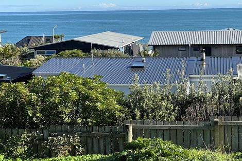 Photo of property in 9 Pitcairn Street, Oakura, 4314