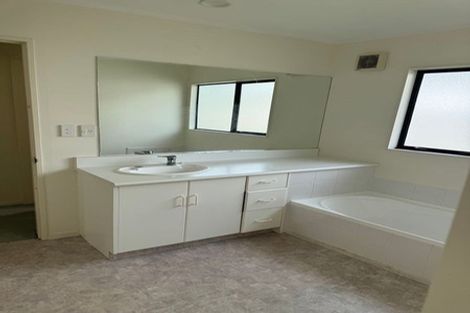 Photo of property in 104 Cortina Avenue, Johnsonville, Wellington, 6037