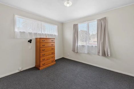 Photo of property in 22 Becker Drive, Weymouth, Auckland, 2103