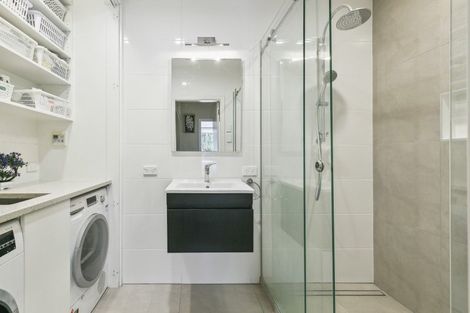 Photo of property in 53 Makara Road, Karori, Wellington, 6012