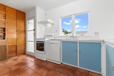 Photo of property in 11 Roick Parade, Glen Eden, Auckland, 0602