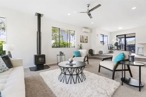 Photo of property in 98 Caribbean Drive, Unsworth Heights, Auckland, 0632