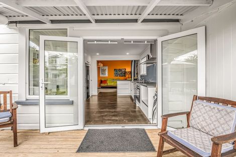 Photo of property in 30 Signal Street, Marton, 4710