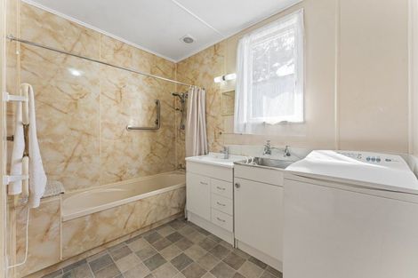 Photo of property in 29 Raukawa Street, Himatangi Beach, Foxton, 4891