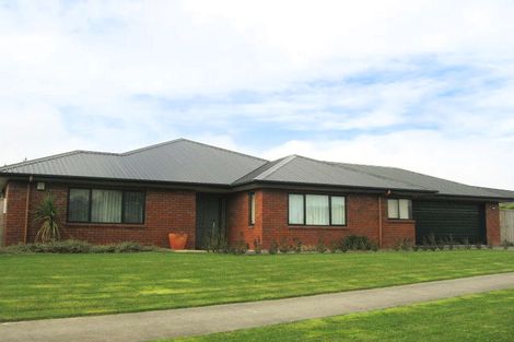 Photo of property in 44 Cashmere Drive, Fitzherbert, Palmerston North, 4410