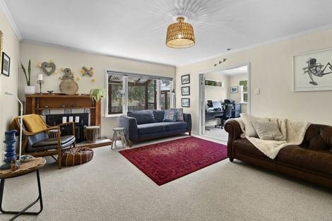 Photo of property in 4 Smith Road, Merrilands, New Plymouth, 4312
