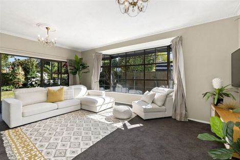 Photo of property in 274 Memorial Avenue, Burnside, Christchurch, 8053