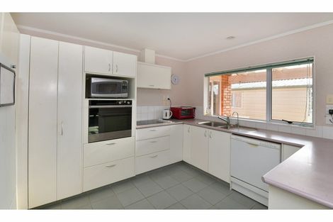 Photo of property in 1 Lakeside Drive, Orewa, 0931