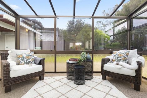 Photo of property in 26 Beechdale Crescent, Pakuranga Heights, Auckland, 2010