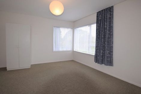 Photo of property in 19a Cleve Road, Green Bay, Auckland, 0604