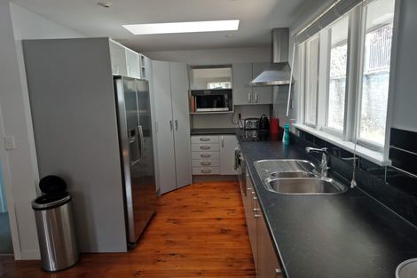 Photo of property in 32 Ravenswood Road, Saint Clair, Dunedin, 9012