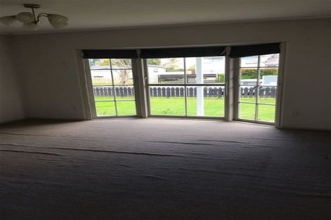 Photo of property in 8 Cargill Street, Papakura, 2110