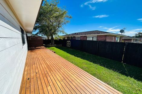 Photo of property in 1/8 Anglers Way, Wattle Downs, Auckland, 2102