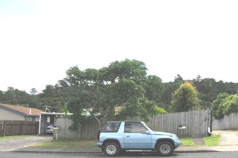 Photo of property in 2/120 Lynn Road, Bayview, Auckland, 0629