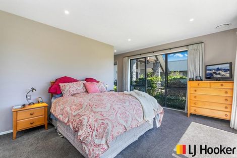 Photo of property in 98 Bushlake Way, Kingseat, Papakura, 2580