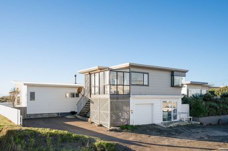 Photo of property in 21 Ocean Beach Street, Foxton Beach, Foxton, 4815
